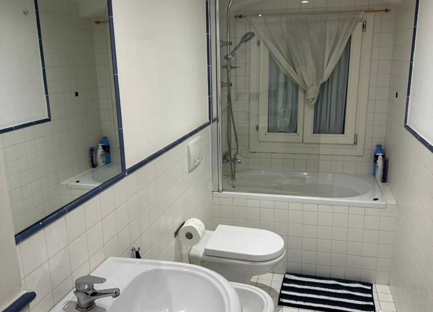 La Via Della Stazione Apartment Bari